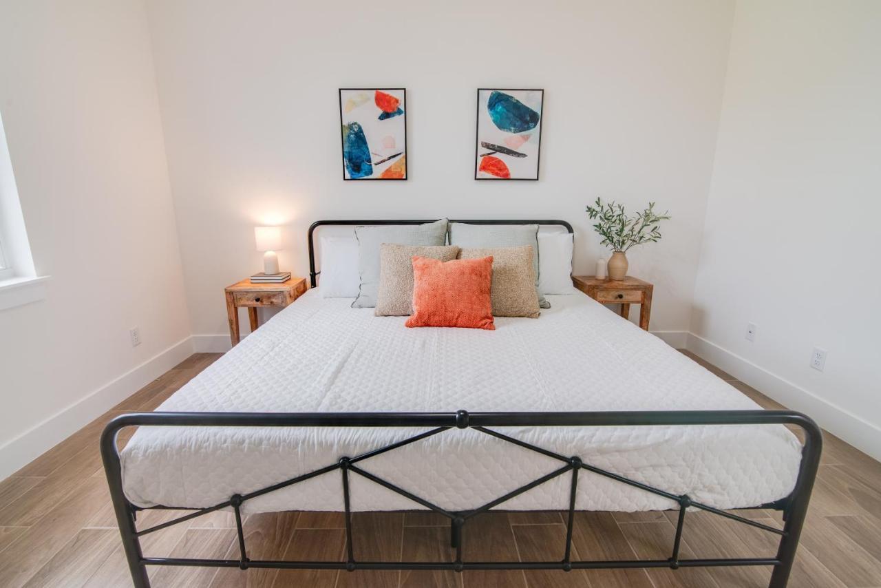 Private Cottage - King Beds, Brand New, Near Beach, Golfing, Shopping & Restaurants Lake Worth Beach Exterior foto